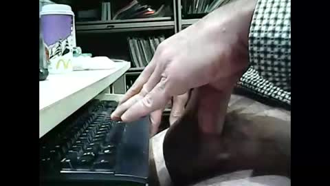 Snapshot of 01quebecboy69 chatting on December 3, 5:01 pm 01quebecboy69 online show from December 3, 5:01 pm