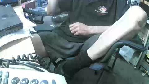 Snapshot of 04oldskool chatting on October 16, 2:34 am 04oldskool online show from October 16, 2:34 am