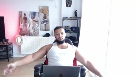 Snapshot of 0_kingsley chatting on April 11, 3:38 pm Kingsley online show from April 11, 3:38 pm