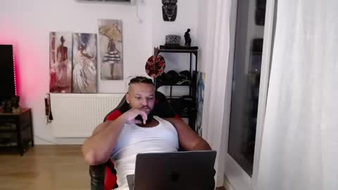 Snapshot of 0_kingsley chatting on April 23, 12:45 am Kingsley online show from April 23, 12:45 am