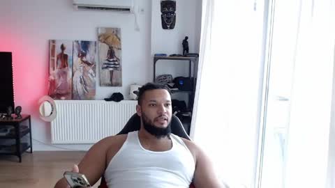 Snapshot of 0_kingsley chatting on April 30, 10:43 am Kingsley online show from April 30, 10:43 am