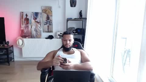 Snapshot of 0_kingsley chatting on May 3, 10:21 am Kingsley online show from May 3, 10:21 am
