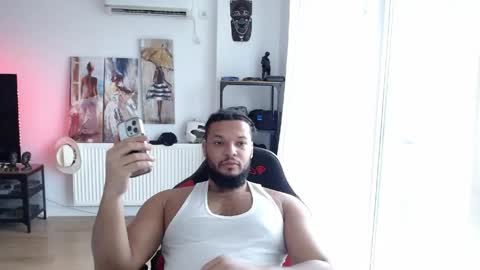 Snapshot of 0_kingsley chatting on May 25, 4:02 pm Kingsley online show from May 25, 4:02 pm