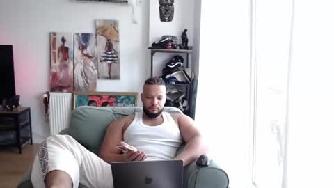 Snapshot of 0_kingsley chatting on June 13, 8:01 am Kingsley online show from June 13, 8:01 am