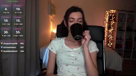 Olivia online show from February 13, 11:45 pm