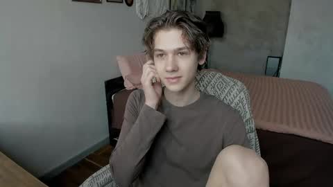 Snapshot of 0verlandd chatting on April 25, 6:27 am Adam online show from April 25, 6:27 am
