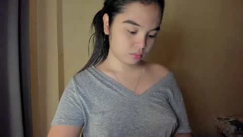 0wwlo0k online show from May 24, 7:35 am
