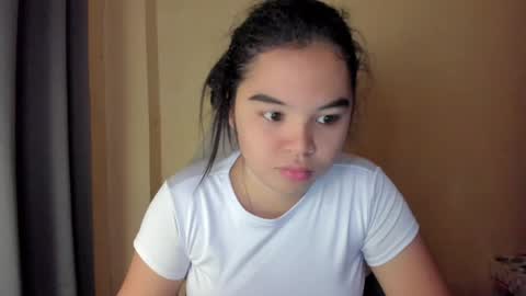 0wwlo0k online show from May 27, 6:32 am