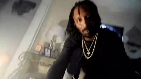 Snapshot of 11hundsum chatting on March 23, 7:07 pm Darkmeat100 online show from March 23, 7:07 pm