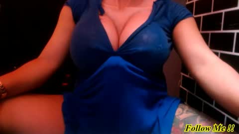Snapshot of 11inchmonstercock4u chatting on December 30, 7:37 am i am trixie im Your Selfsucking Mistress online show from December 30, 7:37 am
