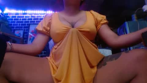 Snapshot of 11inchmonstercock4u chatting on September 12, 2:33 am i am trixie im Your Selfsucking Mistress online show from September 12, 2:33 am
