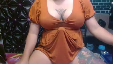 Snapshot of 11inchmonstercock4u chatting on April 9, 6:52 am i am trixie im Your Selfsucking Mistress online show from April 9, 6:52 am