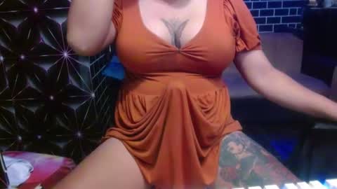 Snapshot of 11inchmonstercock4u chatting on April 16, 6:03 am i am trixie im Your Selfsucking Mistress online show from April 16, 6:03 am