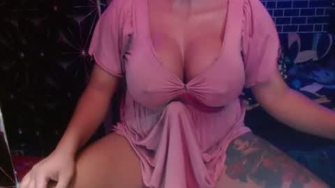 Snapshot of 11inchmonstercock4u chatting on July 14, 2:05 am i am trixie im Your Selfsucking Mistress online show from July 14, 2:05 am