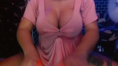 Snapshot of 11inchmonstercock4u chatting on July 24, 1:36 am i am trixie im Your Selfsucking Mistress online show from July 24, 1:36 am