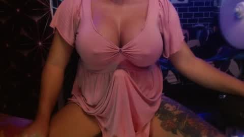 Snapshot of 11inchmonstercock4u chatting on July 25, 2:53 am i am trixie im Your Selfsucking Mistress online show from July 25, 2:53 am