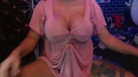 Snapshot of 11inchmonstercock4u chatting on July 27, 2:18 am i am trixie im Your Selfsucking Mistress online show from July 27, 2:18 am