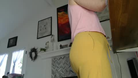 Aurora Willows online show from December 1, 3:39 pm