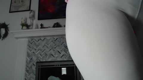 Aurora Willows online show from February 20, 6:26 am