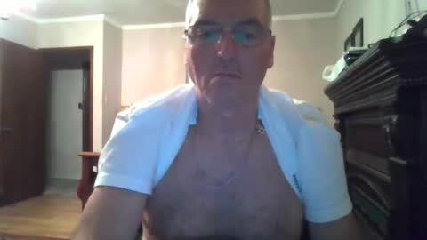 Snapshot of 123456ant chatting on December 14, 10:03 pm 123456ant online show from December 14, 10:03 pm