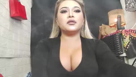 Snapshot of 12inchsexyanacodats chatting on December 3, 1:24 am sexy kia online show from December 3, 1:24 am