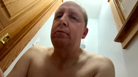 Snapshot of 16510 chatting on February 16, 10:44 am 16510 online show from February 16, 10:44 am