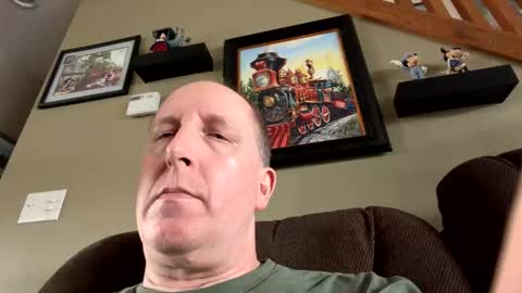 Snapshot of 16510 chatting on April 4, 7:44 pm 16510 online show from April 4, 7:44 pm