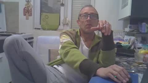 Snapshot of 1973man chatting on March 2, 11:55 pm 1973man online show from March 2, 11:55 pm