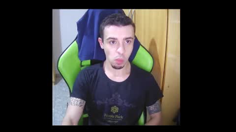 Snapshot of 1good_vibes1 chatting on February 8, 9:46 am 1good_vibes1 online show from February 8, 9:46 am