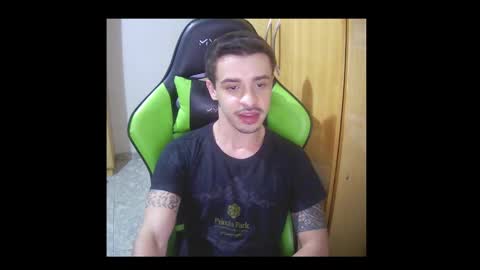 Snapshot of 1good_vibes1 chatting on October 5, 4:33 am 1good_vibes1 online show from October 5, 4:33 am