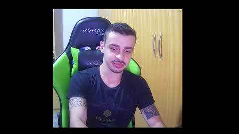 Snapshot of 1good_vibes1 chatting on October 12, 4:33 am 1good_vibes1 online show from October 12, 4:33 am