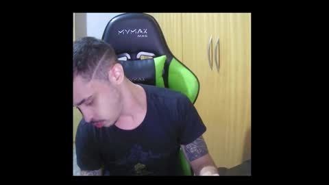 Snapshot of 1good_vibes1 chatting on October 15, 8:14 am 1good_vibes1 online show from October 15, 8:14 am