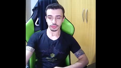 Snapshot of 1good_vibes1 chatting on November 18, 4:17 am 1good_vibes1 online show from November 18, 4:17 am