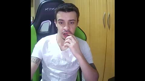 Snapshot of 1good_vibes1 chatting on December 1, 2:27 am 1good_vibes1 online show from December 1, 2:27 am