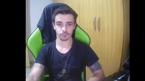 Snapshot of 1good_vibes1 chatting on December 14, 4:07 am 1good_vibes1 online show from December 14, 4:07 am