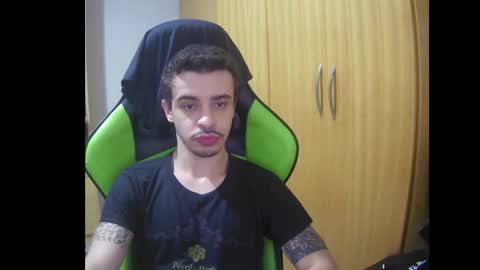 Snapshot of 1good_vibes1 chatting on December 14, 9:30 pm 1good_vibes1 online show from December 14, 9:30 pm