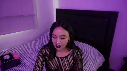 1hannamontana online show from September 19, 4:40 pm