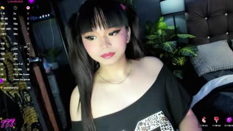 Snapshot of 1hottiegabby chatting on June 4, 1:11 am Gabby online show from June 4, 1:11 am