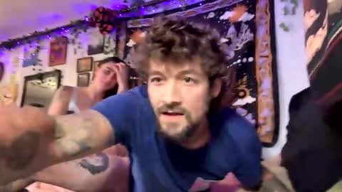 Snapshot of 1hugecumshots69 chatting on October 11, 3:17 am Daddy online show from October 11, 3:17 am