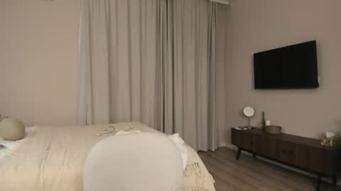 Lily 3 online show from September 27, 6:57 pm