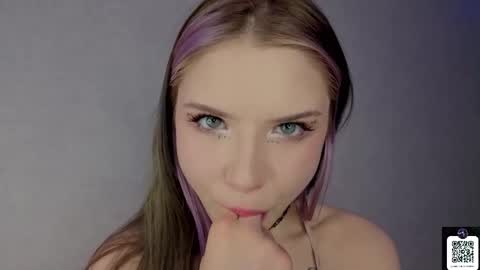 Snapshot of 1ktimes_goodnight chatting on March 11, 1:39 pm Mia online show from March 11, 1:39 pm