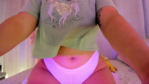 laiaa rivas online show from May 7, 2:39 am