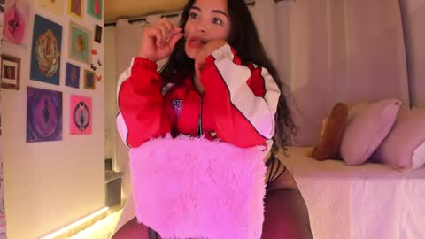 laiaa rivas online show from May 30, 2:30 am