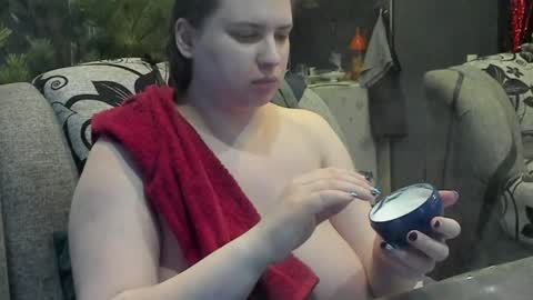 1LINDSEY1 online show from December 19, 9:40 am