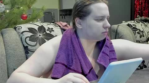 1LINDSEY1 online show from December 22, 6:17 am