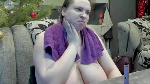 1LINDSEY1 online show from December 24, 8:11 am