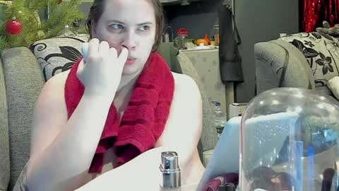 1LINDSEY1 online show from December 31, 6:02 pm