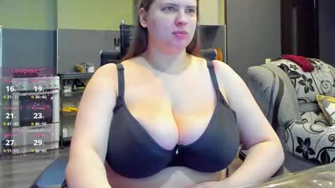 1LINDSEY1 online show from October 12, 1:04 am