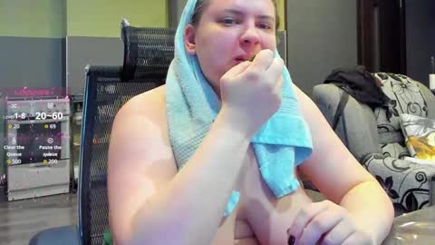 1LINDSEY1 online show from October 16, 7:20 am