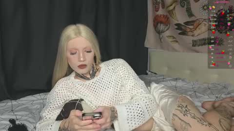 Snapshot of 1lola4ka chatting on November 16, 5:29 pm Michelle online show from November 16, 5:29 pm